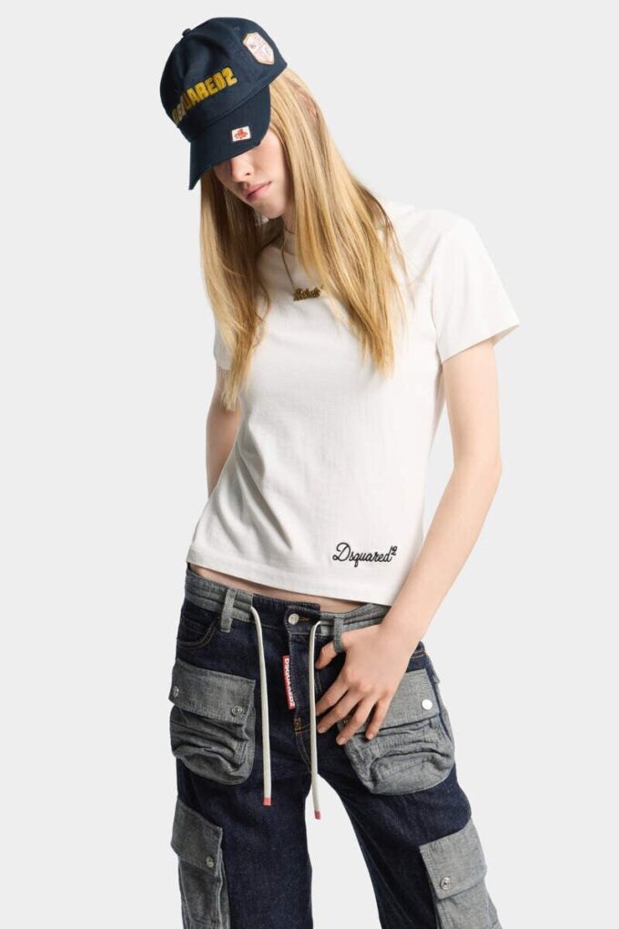 D2 Signature Just Right Fit T-shirt D2 Signature Just Right Fit T-shirt