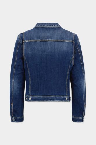 Donkere rokerjas over jeansjas