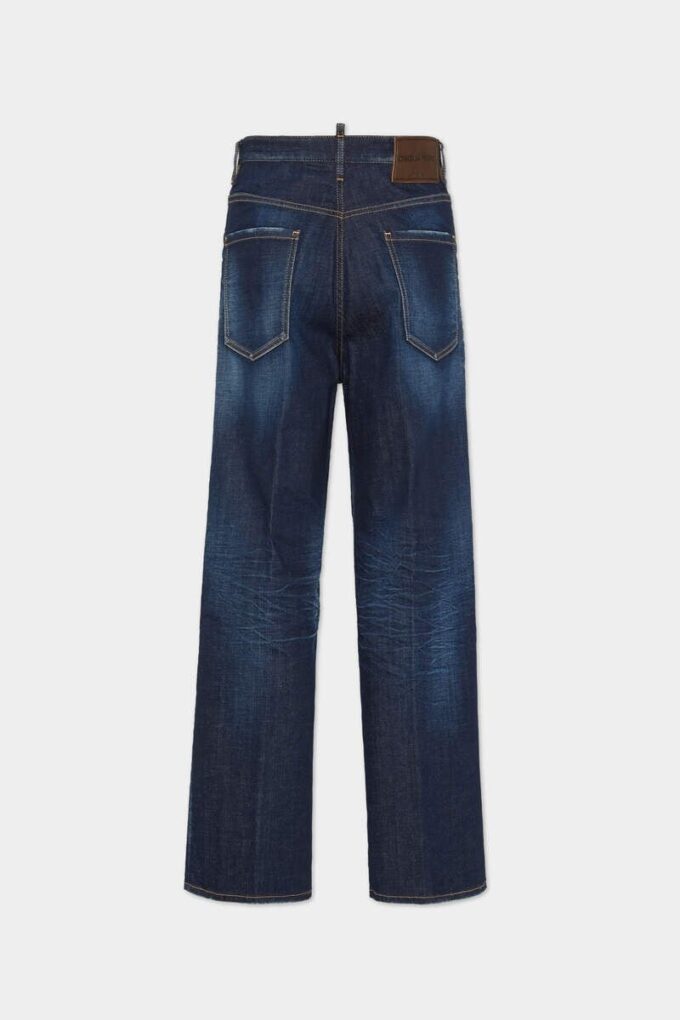 Donkere, strakke wassing, losse Jeans