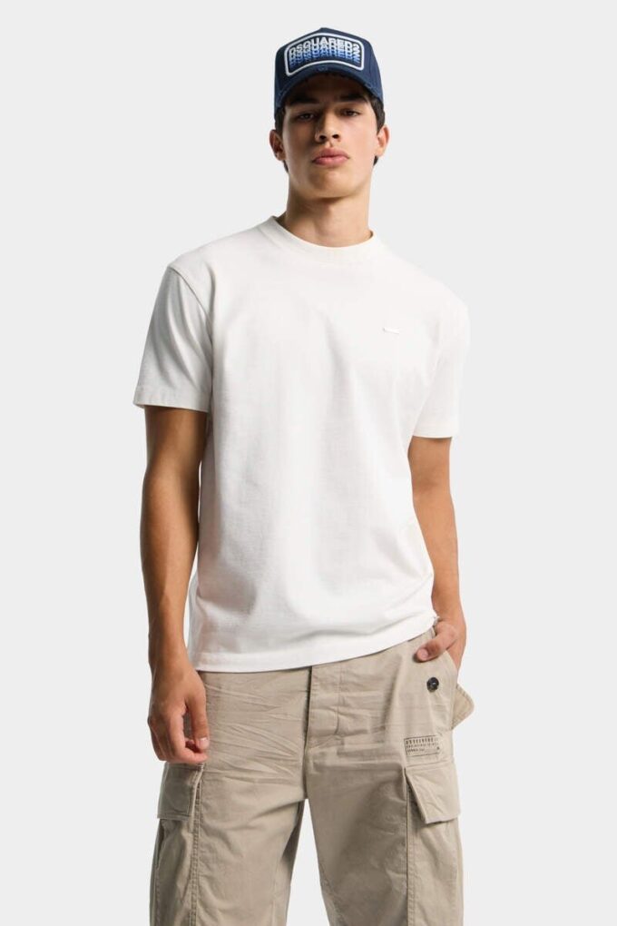 Dsquared2 T-shirt met logo-plaatje en coole pasvorm Dsquared2 T-shirt met logo-plaatje en coole pasvorm