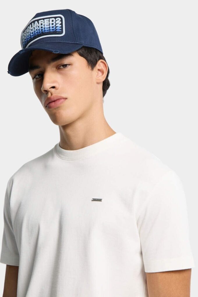 Dsquared2 T-shirt met logo-plaatje en coole pasvorm Dsquared2 T-shirt met logo-plaatje en coole pasvorm