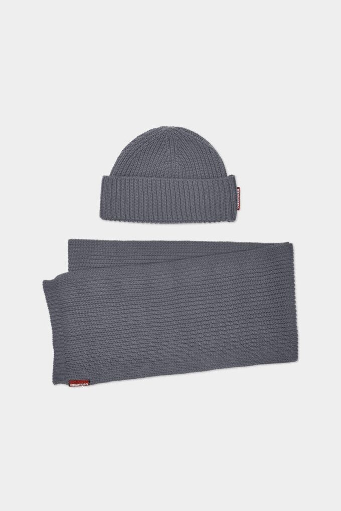 Gebreide sjaal en muts in geschenkdoos Gebreide sjaal en muts in geschenkdoos