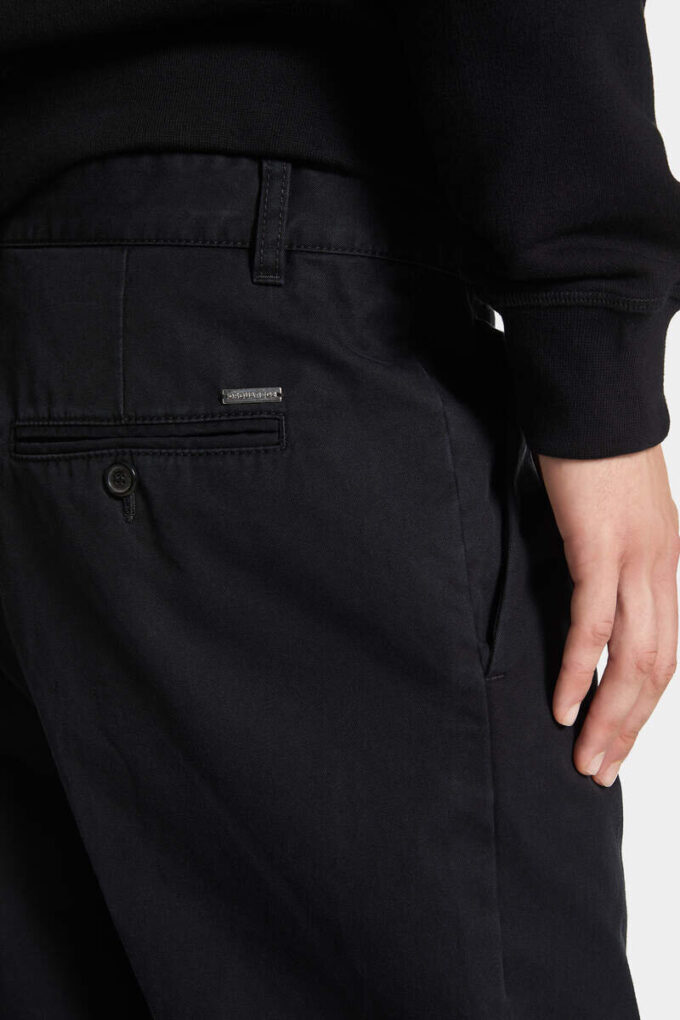 Katoenen broek met één plooi Katoenen broek met één plooi