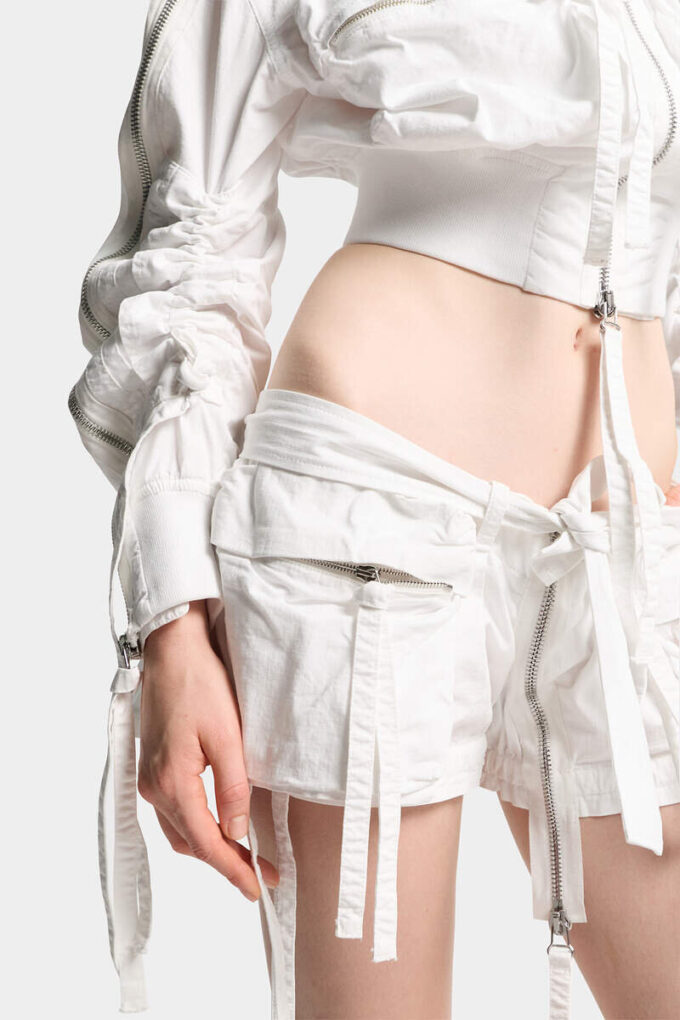 Korte Broek met meerdere zakken Korte Broek met meerdere zakken