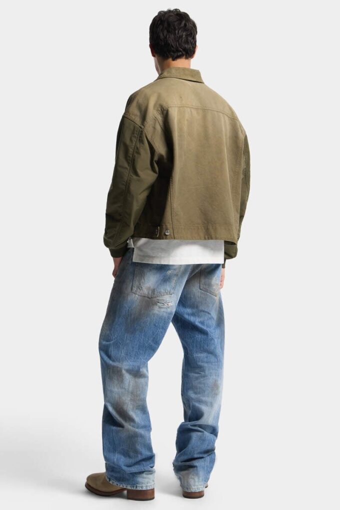 Licht verwassen, loszittende Jeans met gedraaide pasvorm Licht verwassen, loszittende Jeans met gedraaide pasvorm