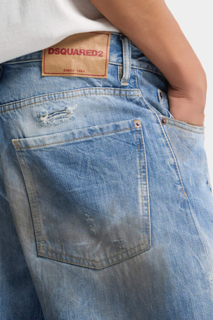 Licht verwassen, loszittende Jeans met gedraaide pasvorm Licht verwassen, loszittende Jeans met gedraaide pasvorm