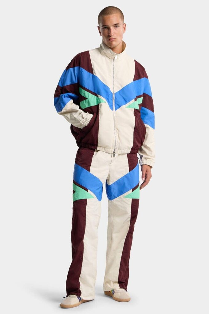 Loose broek van een trainingspak met kleurblokken Loose broek van een trainingspak met kleurblokken