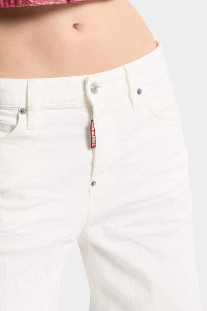 Loszittende Twst-Jeans, in de massa geverfd Loszittende Twst-Jeans, in de massa geverfd