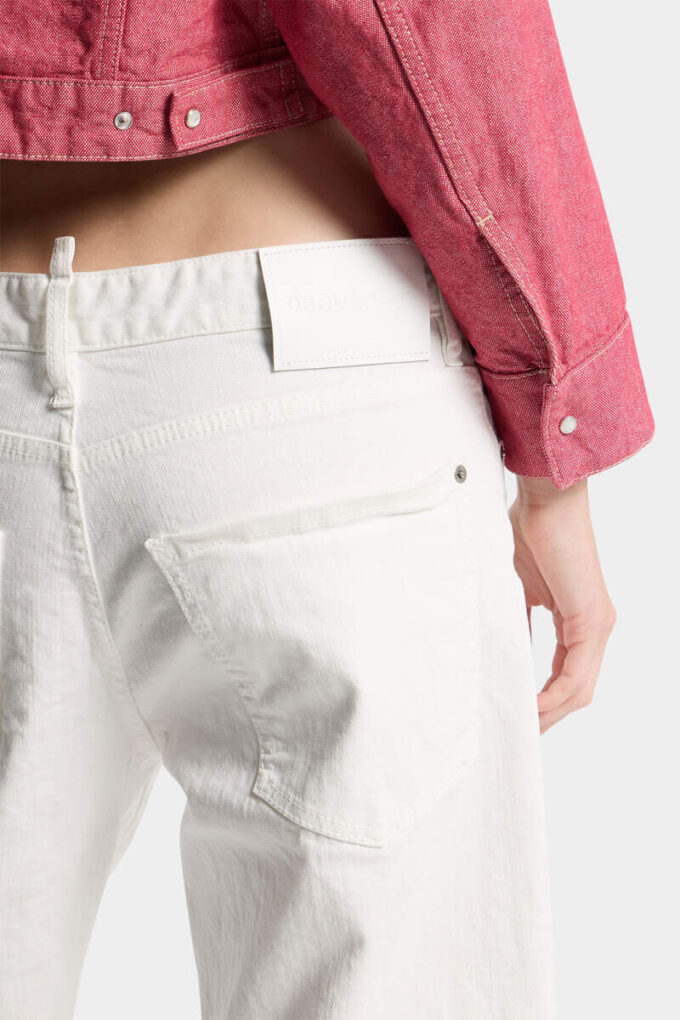 Loszittende Twst-Jeans, in de massa geverfd Loszittende Twst-Jeans, in de massa geverfd