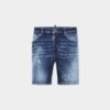 Marineblauwe korte broek met middelgrote rode stippen Marineblauwe korte broek met middelgrote rode stippen