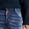 Marineblauwe korte broek met middelgrote rode stippen Marineblauwe korte broek met middelgrote rode stippen