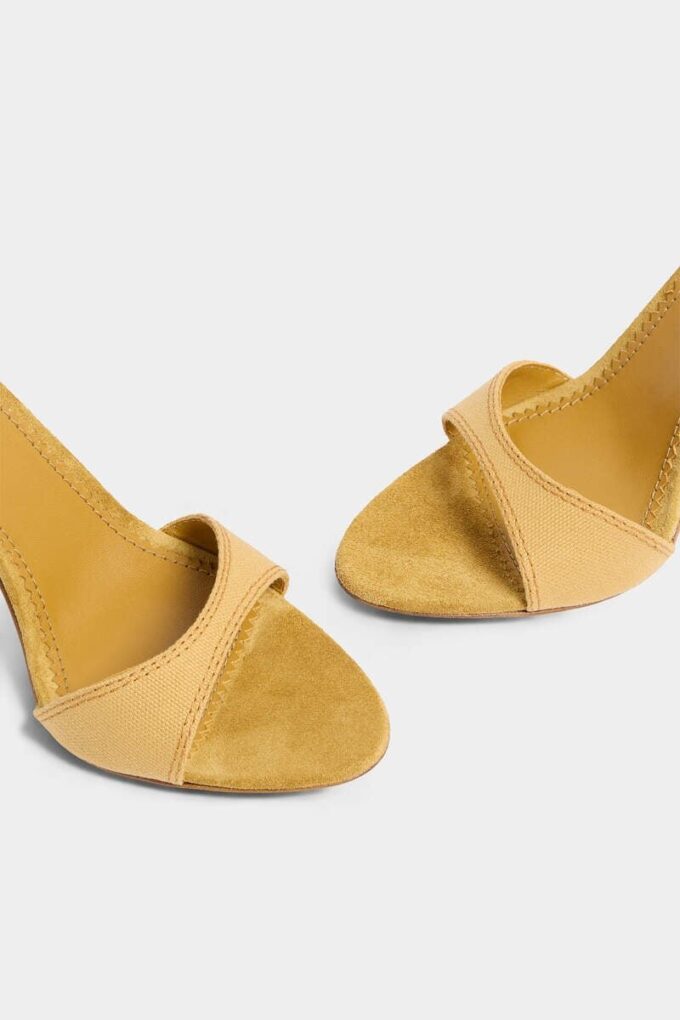 Praktische Sandalen mit dubbele hak Praktische Sandalen mit dubbele hak