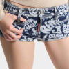 Rebel Hibiscus Dark Flower Wash-korte broek